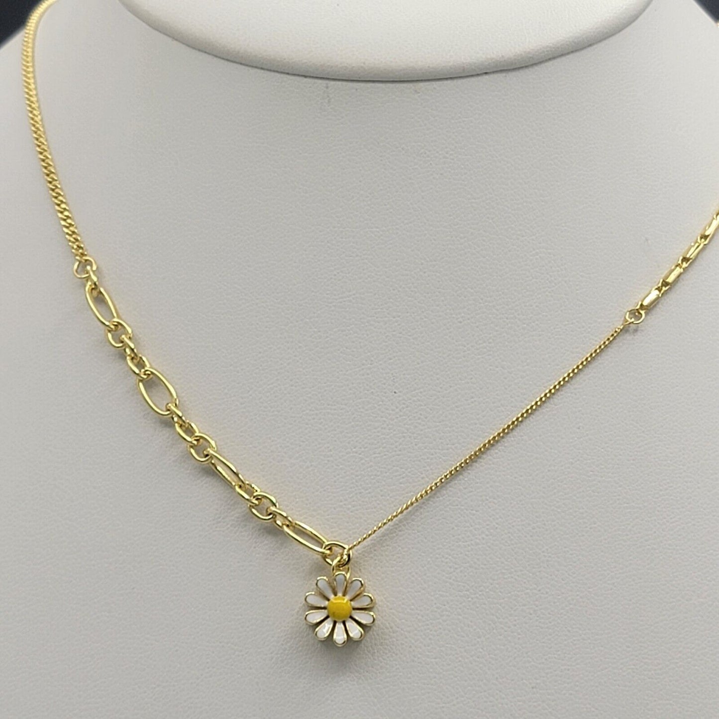 Necklaces - 14K Gold Plated. White Daisy Flower Charm Pendant Fancy Chain Necklace